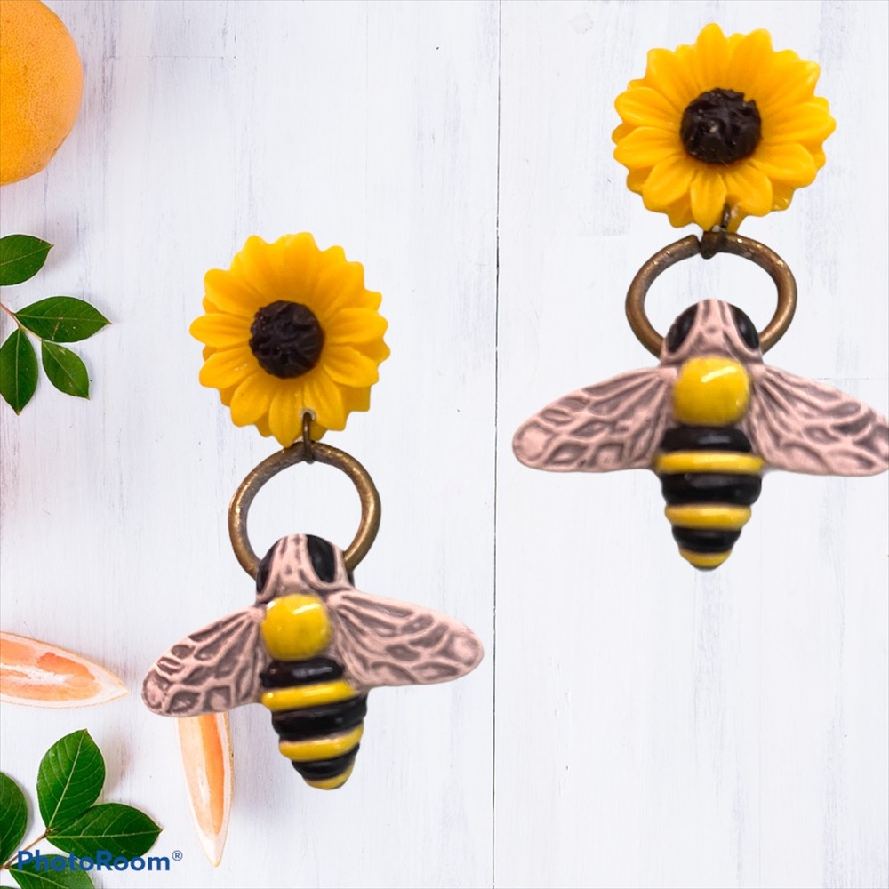 OOAK, handmade sunflower and bee dangle earrings